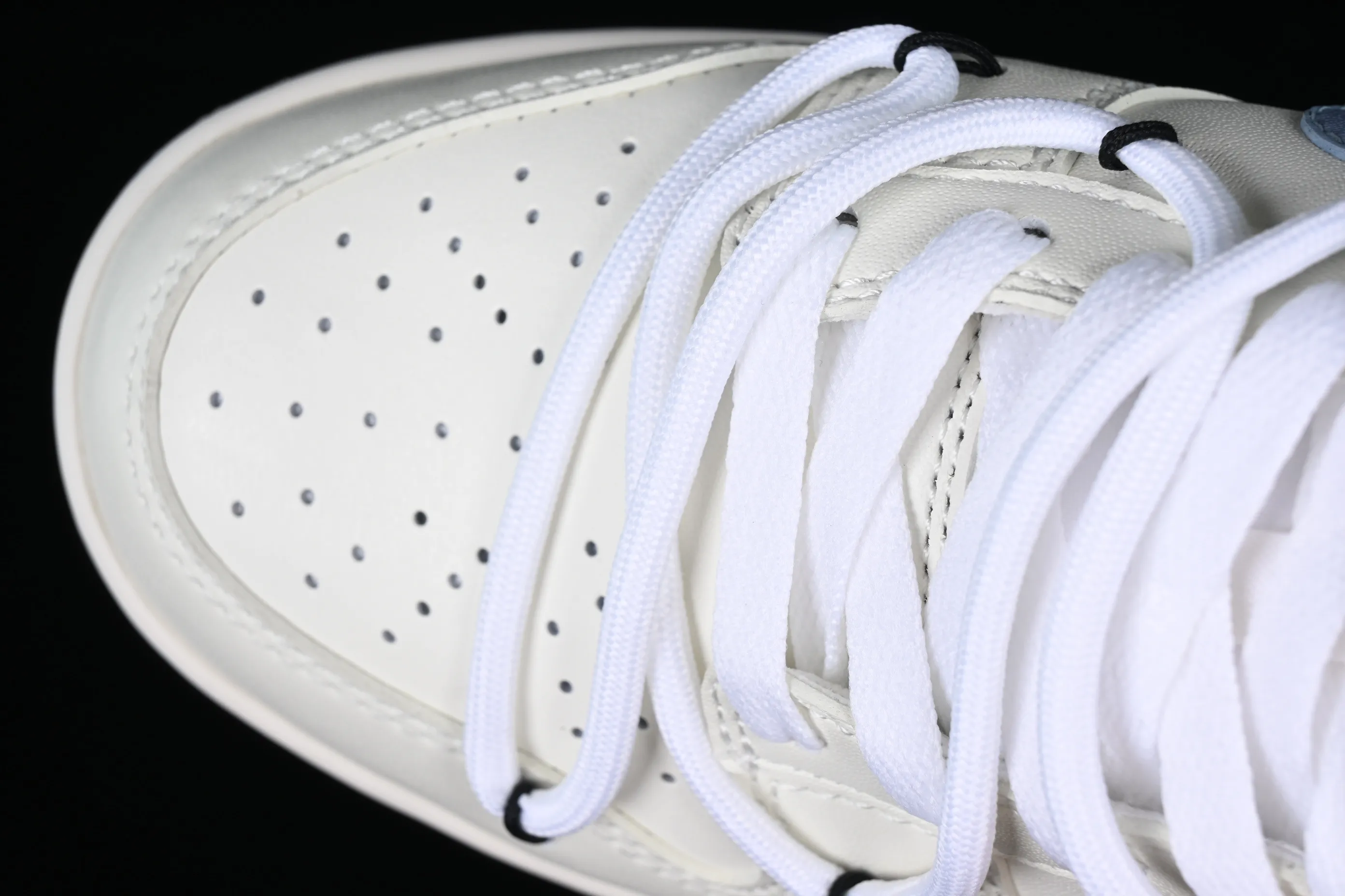 All categories Nk SB Dunk series Nk SB Dunk Low low-top sneakers Nk Dunk Low milk blue customized version of deconstructed strap casual sneakers DX5930-100